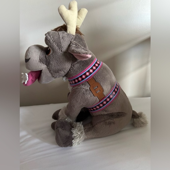 Disney Store Frozen Share The Magic Holiday Sven Plush - Picture 4 of 6